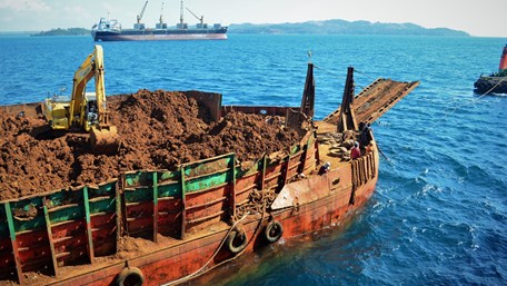 Best practices and safety considerations for nickel ore shipments